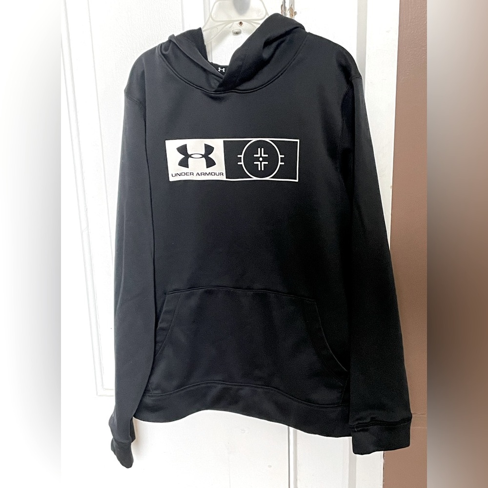 Under Armour size YXL Hoodie